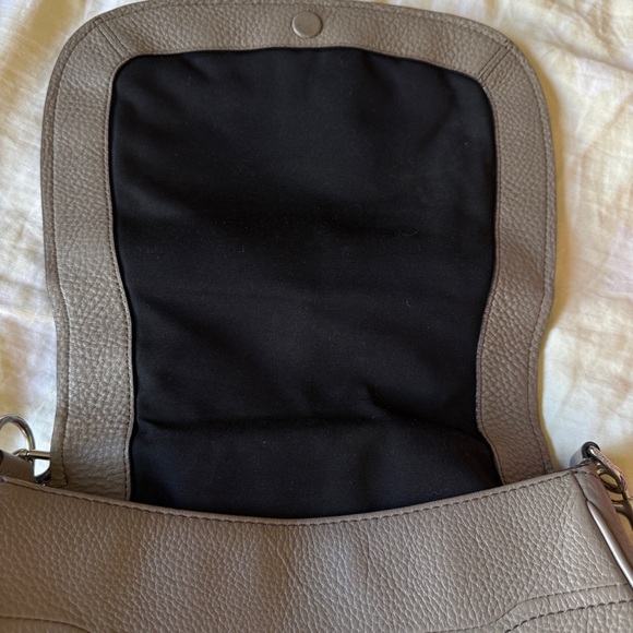 Marc Jacobs Empire City Messenger crossbody bag - Picture 11 of 15